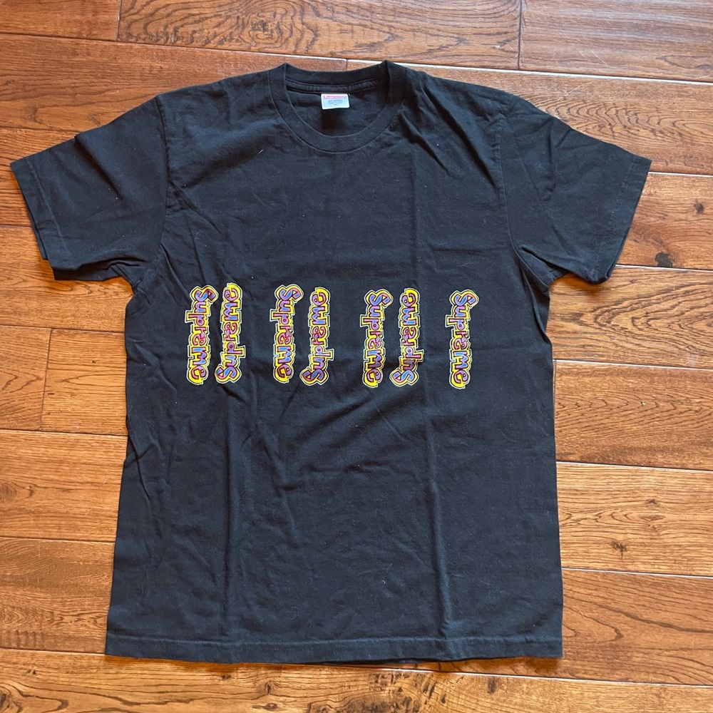 Supreme T-Shirt Vintage Vertical Logo Size Medium